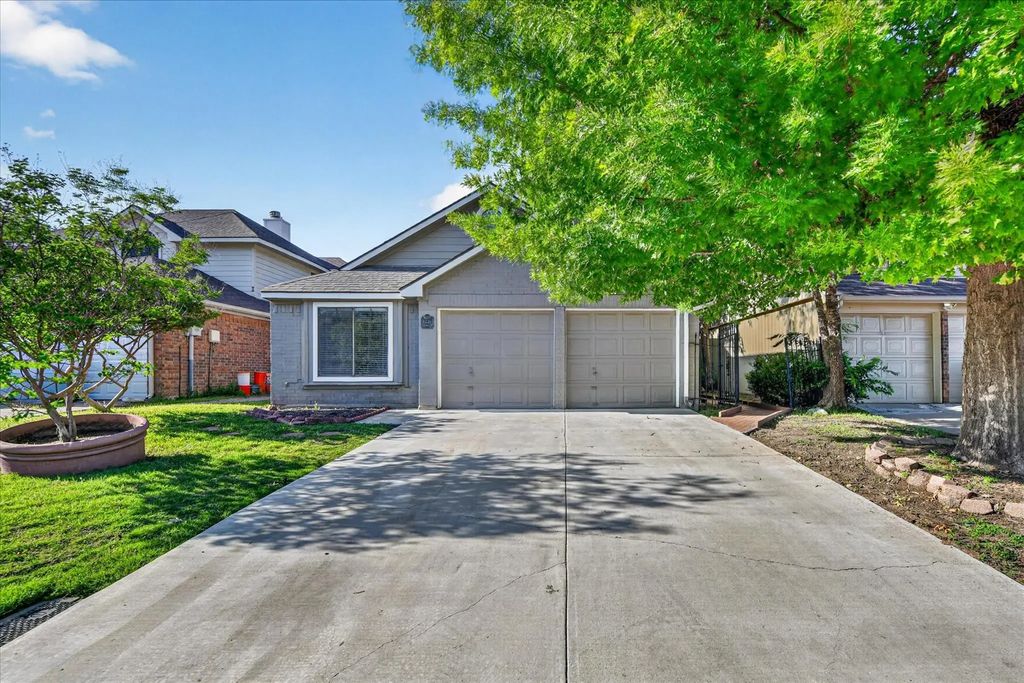1231 Settlers Way, Lewisville