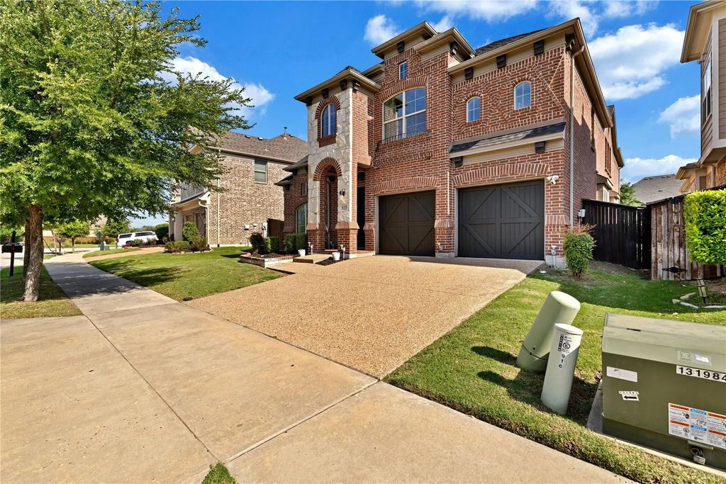 925 Nathanael Greene Court, Aubrey
