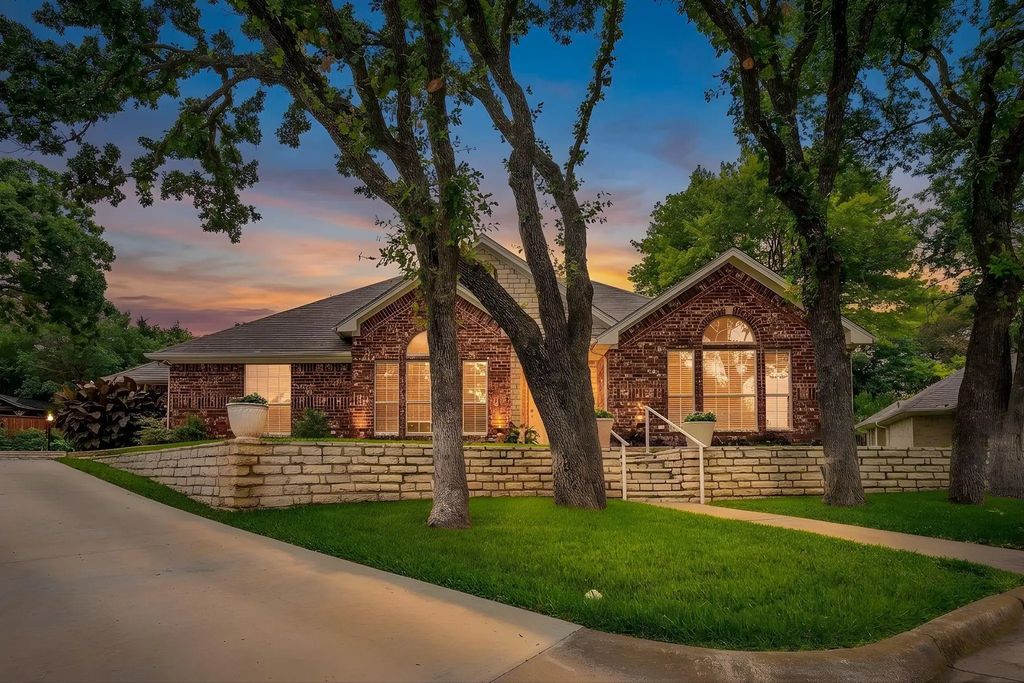 117 Countryside Court, Weatherford