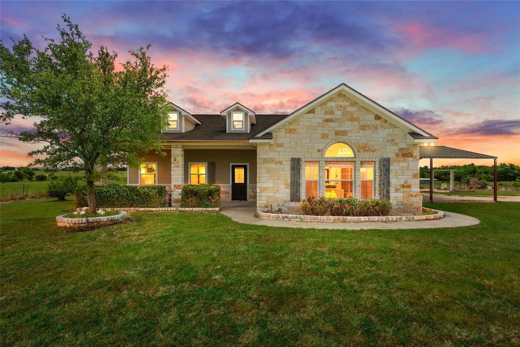 355 Texas 236 Highway, Moody