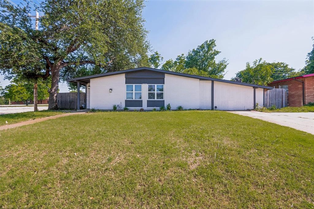 2122 Marilyn Lane, Arlington