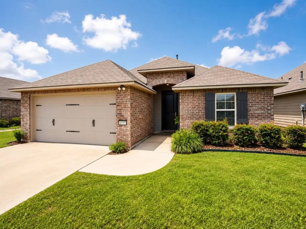4195 Grassy Lake Drive, Bossier City