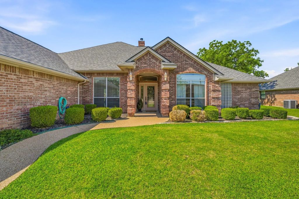 5900 Nutcracker Drive, Granbury