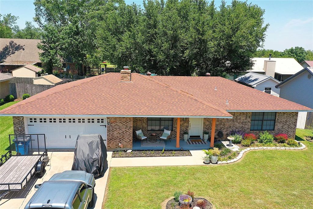 1105 La Villeta Street, Mexia
