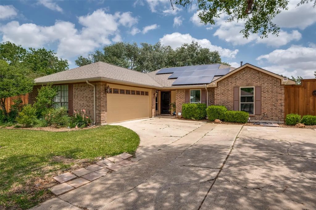 2515 Rosebud Circle, Carrollton