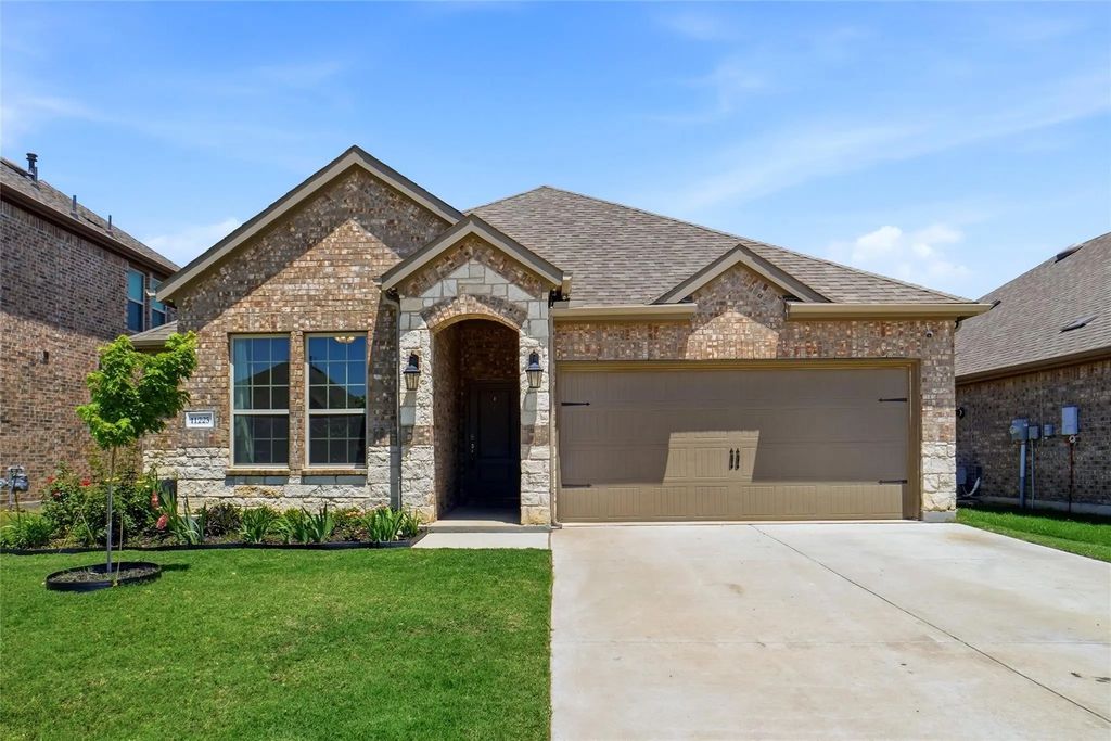 11225 Gold Pan Trail, Aubrey