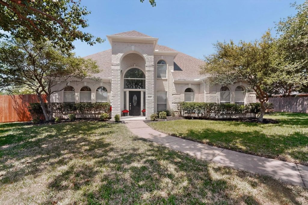 2301 Maryanne Lane, Plano
