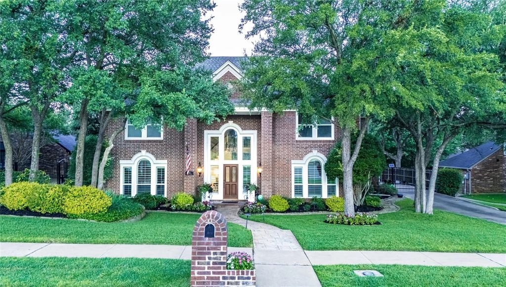 204 Swallow Drive, Southlake
