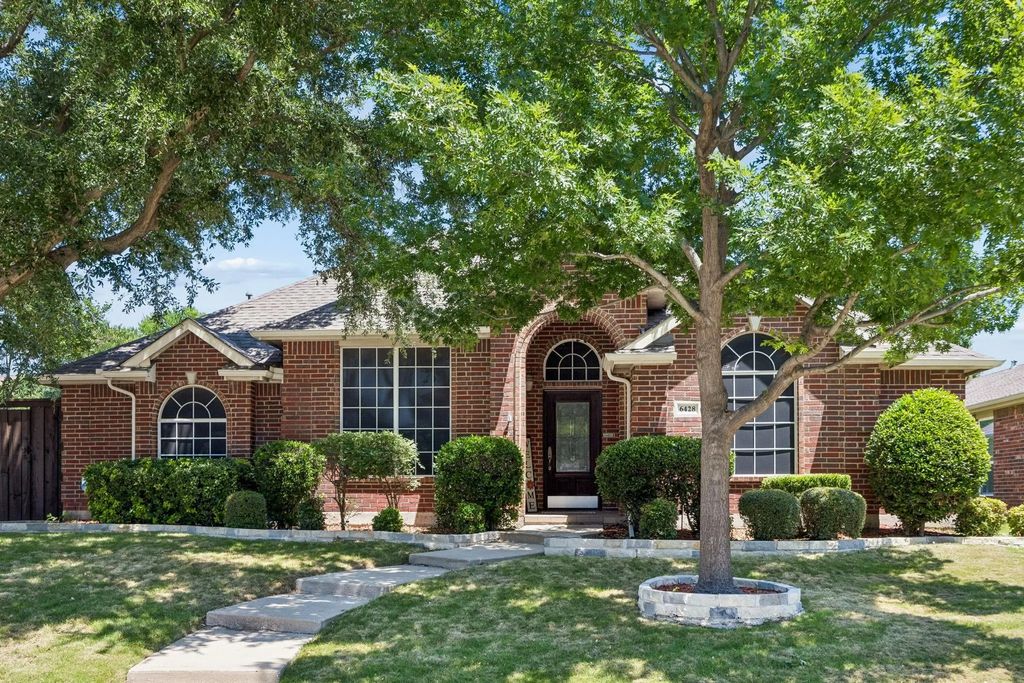 6428 Maple Drive, The Colony