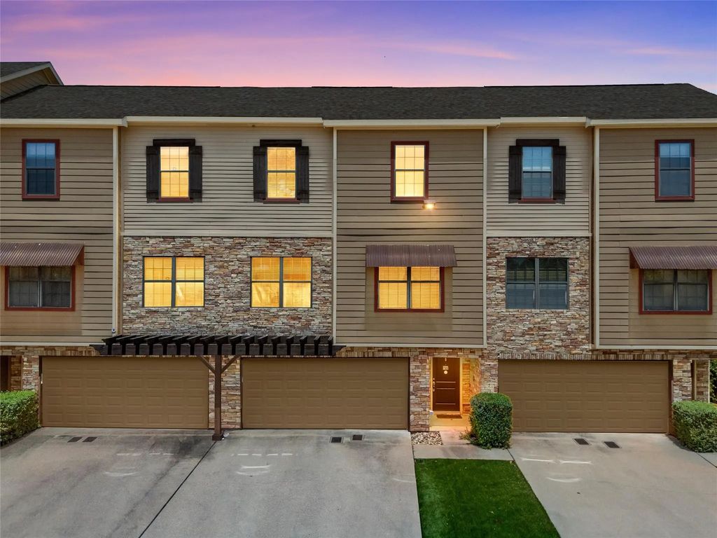 2410 S 2nd Street 1267, Waco