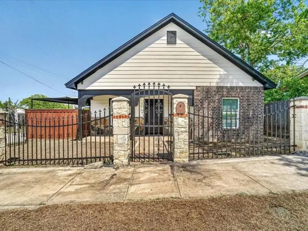 3026 N Hampton Street, Fort Worth