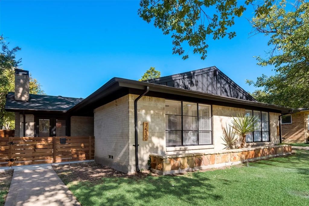 7530 Brentcove Circle, Dallas