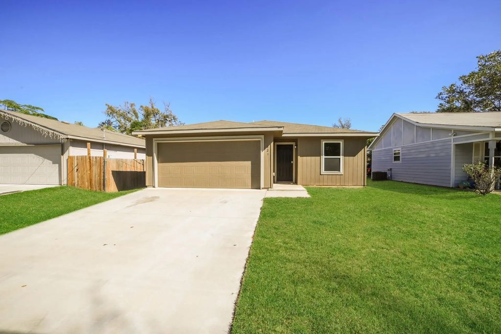 823 Dawson Street, Waco
