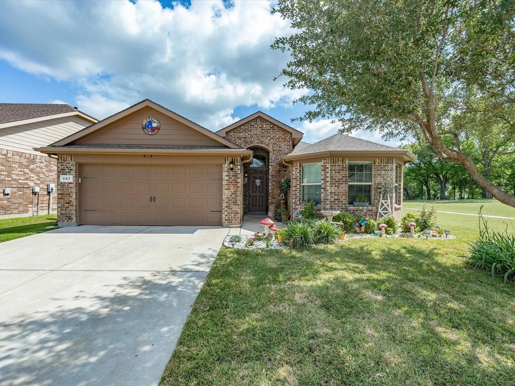 597 Creekview Drive, Azle