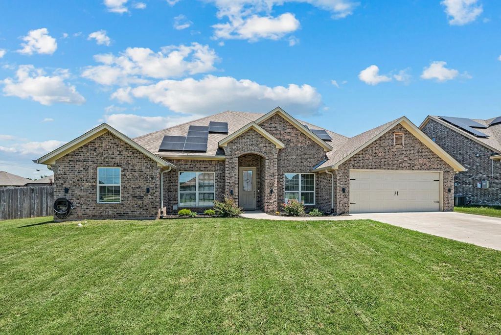 3201 White Horse Drive, Granbury