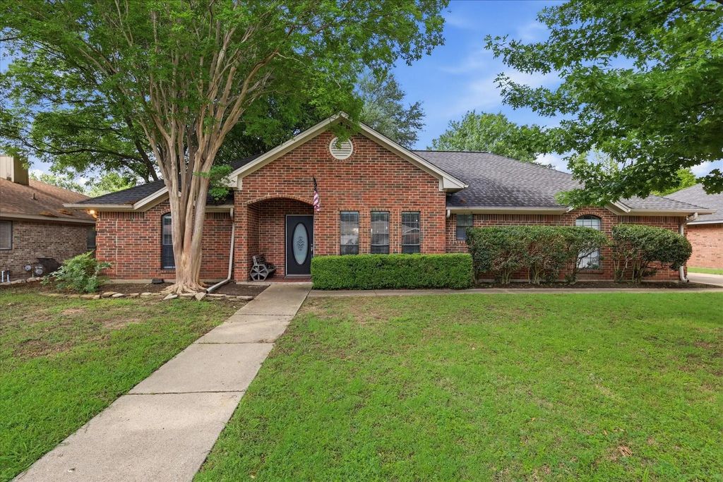 1500 Pickwick Lane, Denton