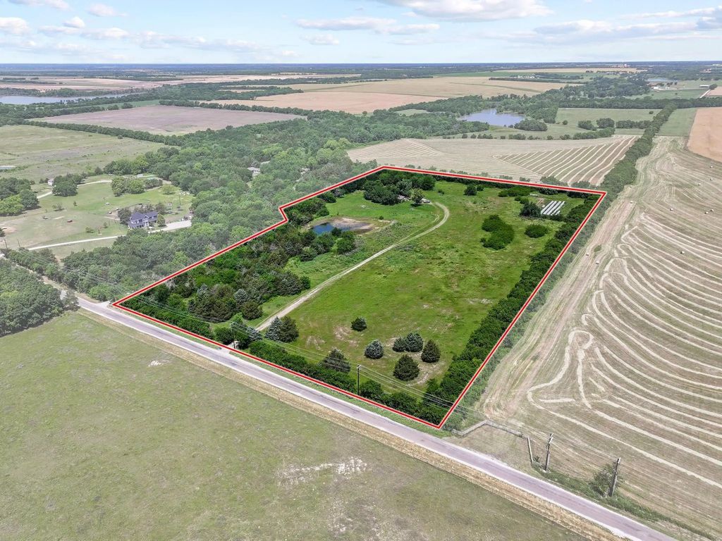 747 Vineyard Road, Gunter