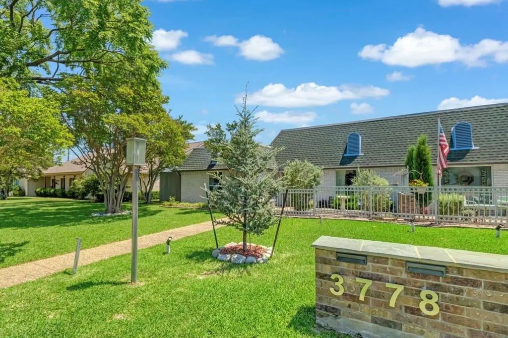 3778 Weeburn Drive, Dallas