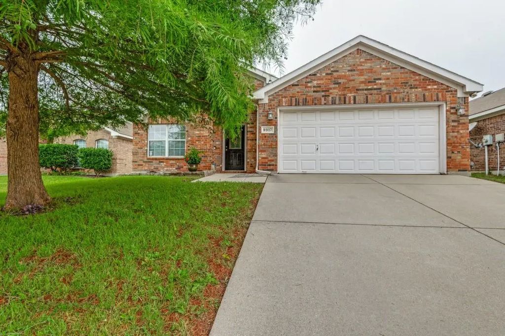 8917 Weller Lane, Fort Worth