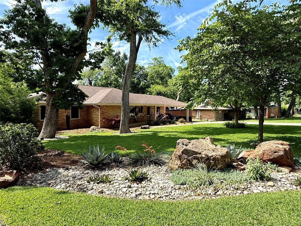 1035 Waterford Drive, Dallas