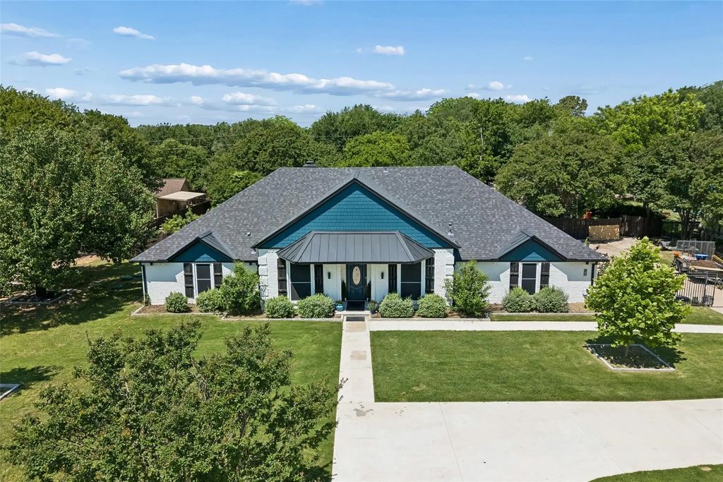 160 Cedarcrest Lane, Double Oak