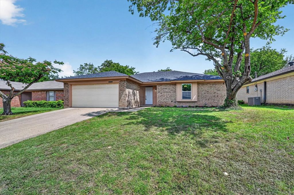 3200 S Meadow Drive, Fort Worth
