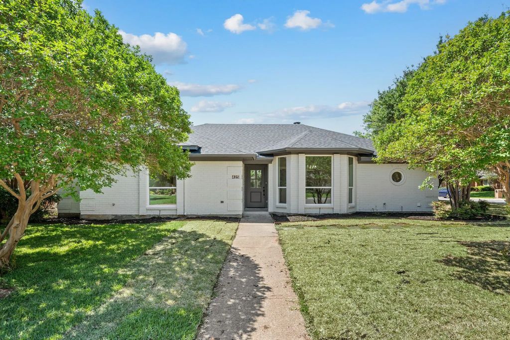 425 Marseille Drive, Hurst
