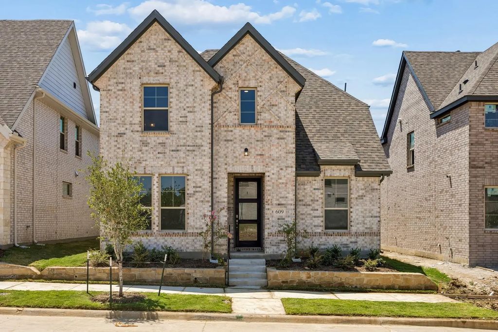 609 Wicklow Court, Celina