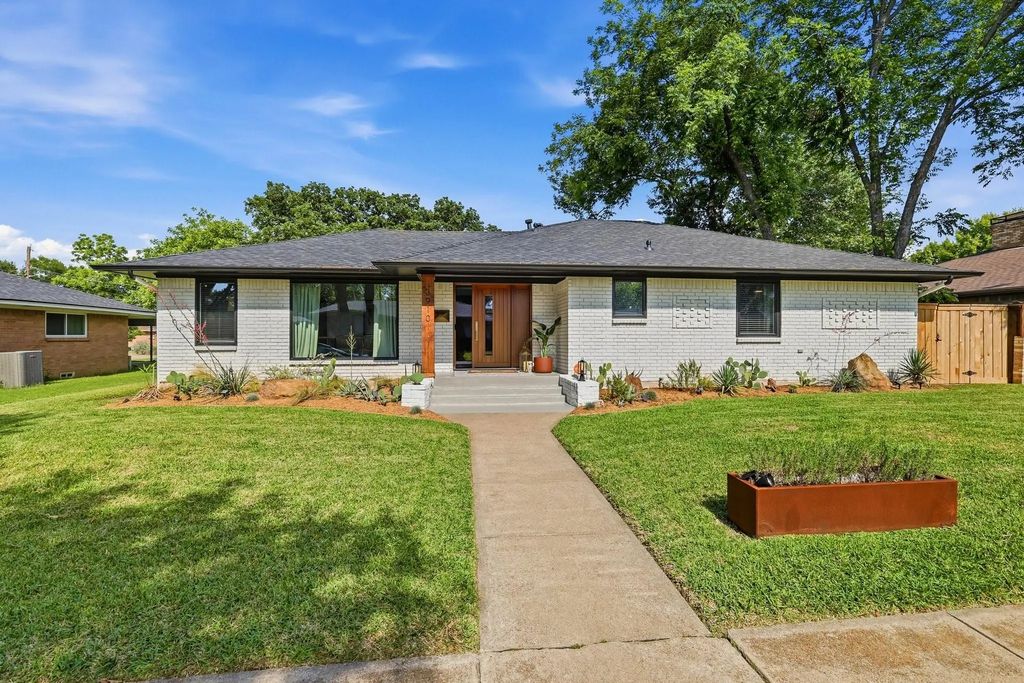 3910 Mobile Drive, Garland