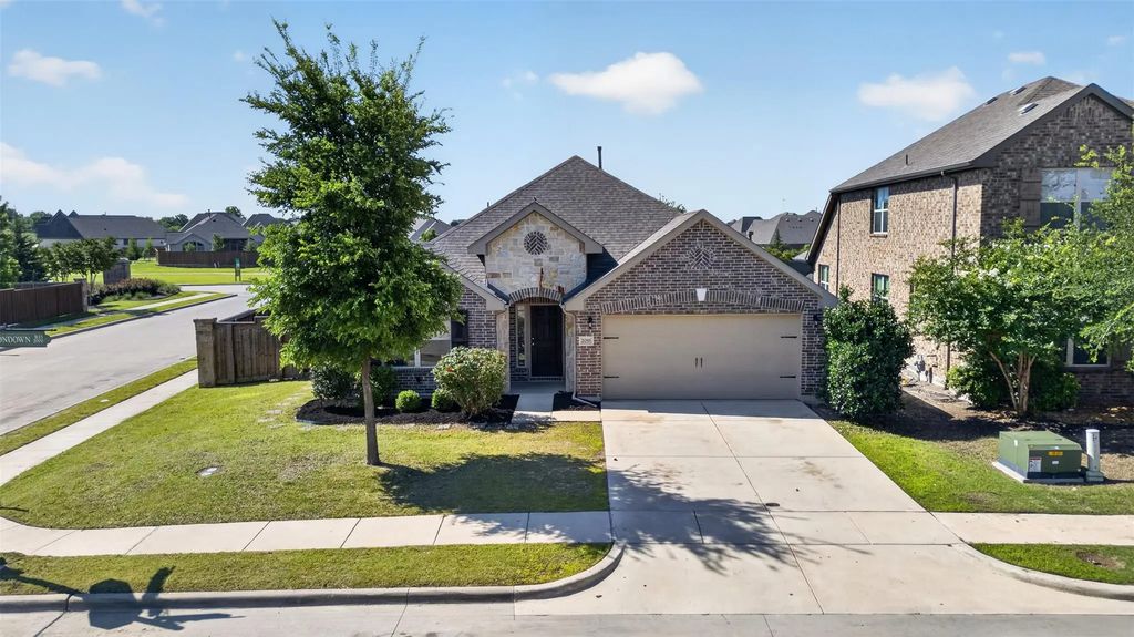 2051 Avondown Road, Forney