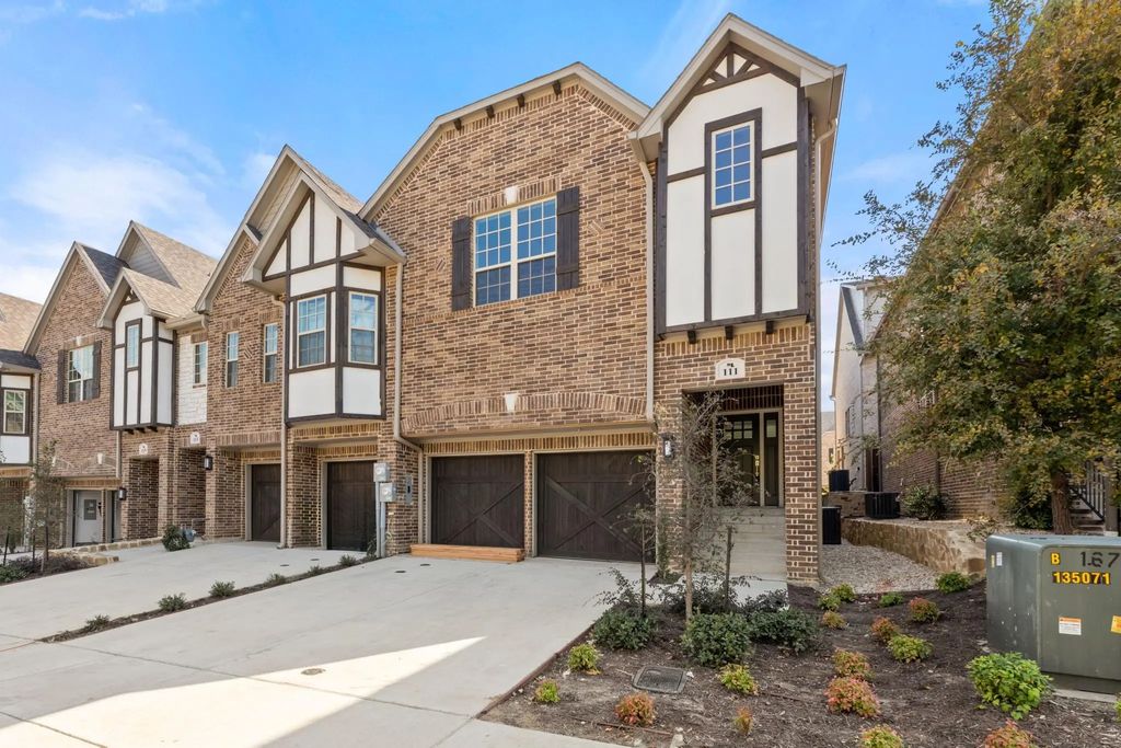 111 Kensington Drive, Lewisville