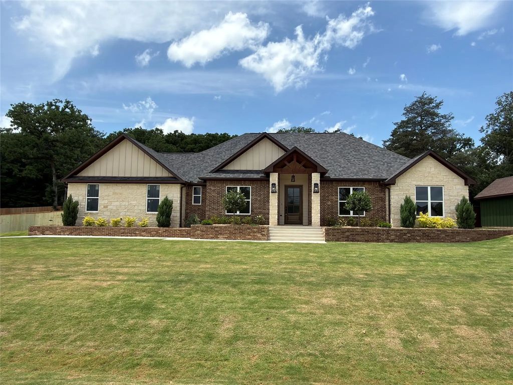 14713 Woodland Creek Drive, Tyler