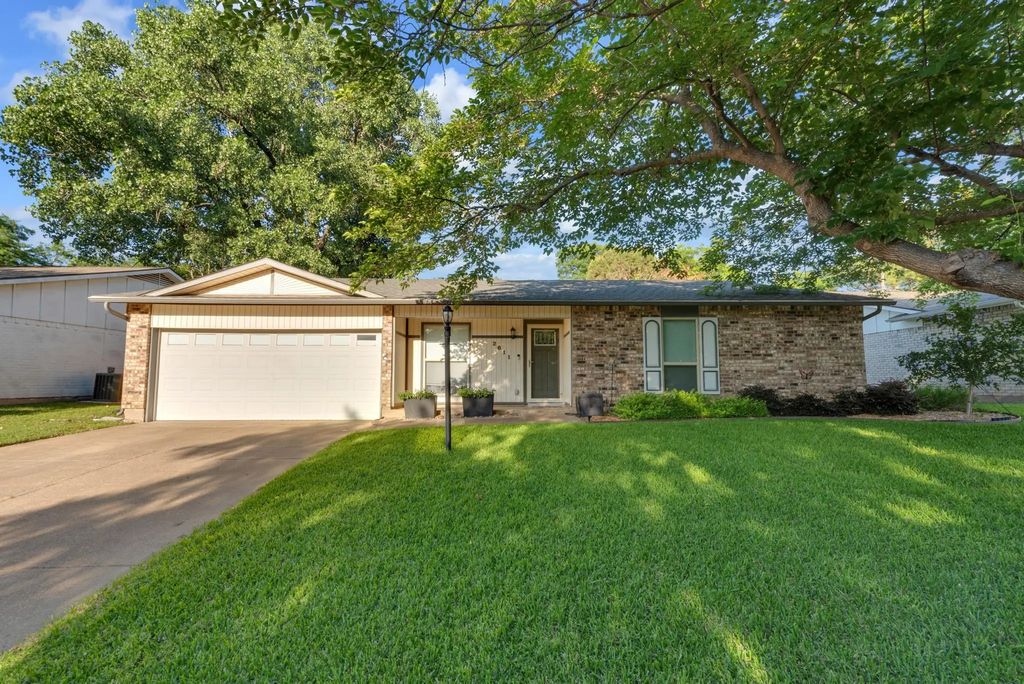 2611 Mintwood Place, Arlington