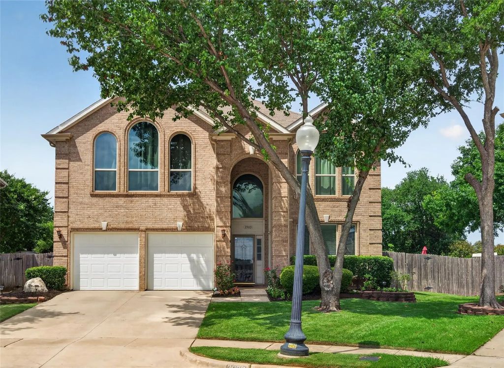 3905 Lacebark Lane, Bedford