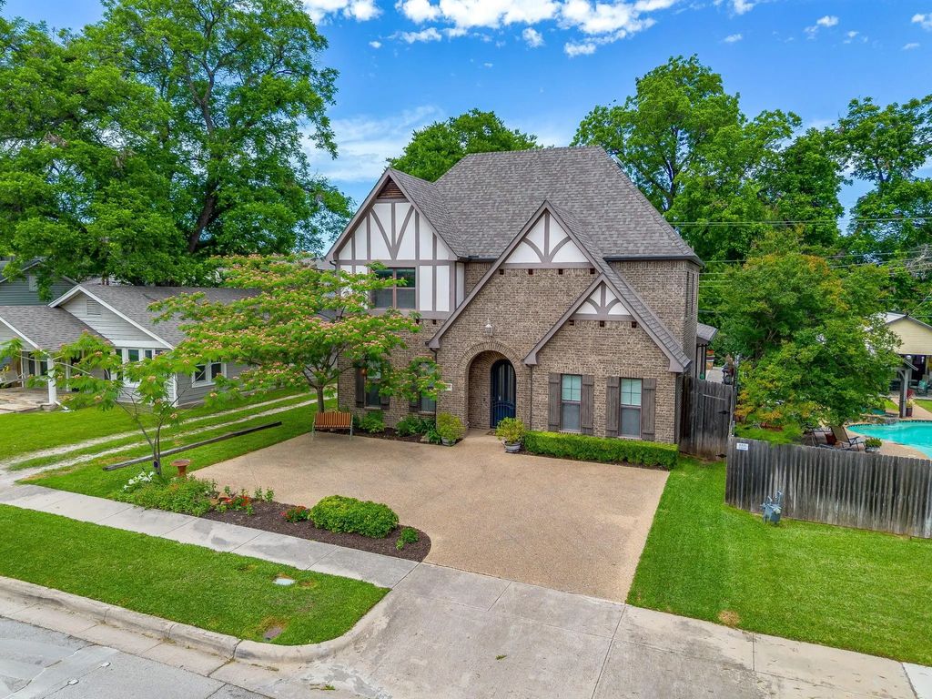 3318 W 5th Street, Fort Worth