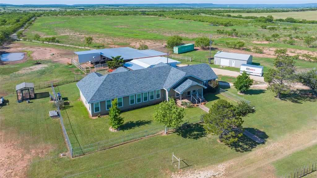 12085 County Road 250, Clyde
