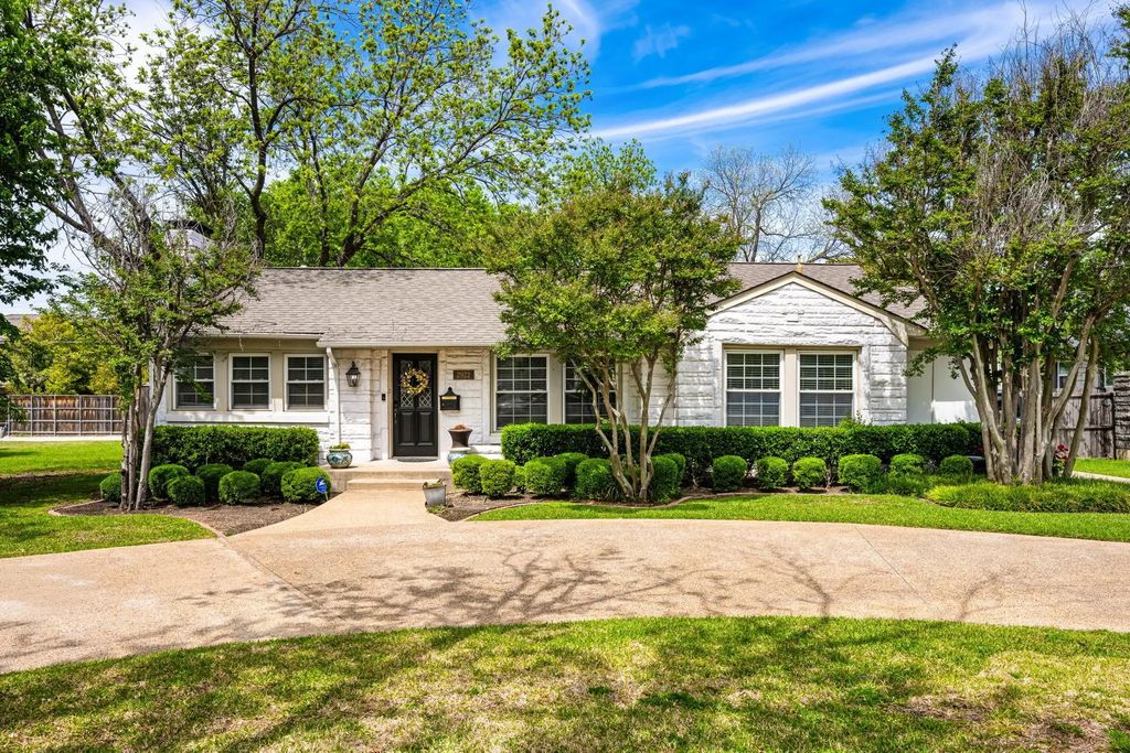 2922 Lovers Lane, University Park