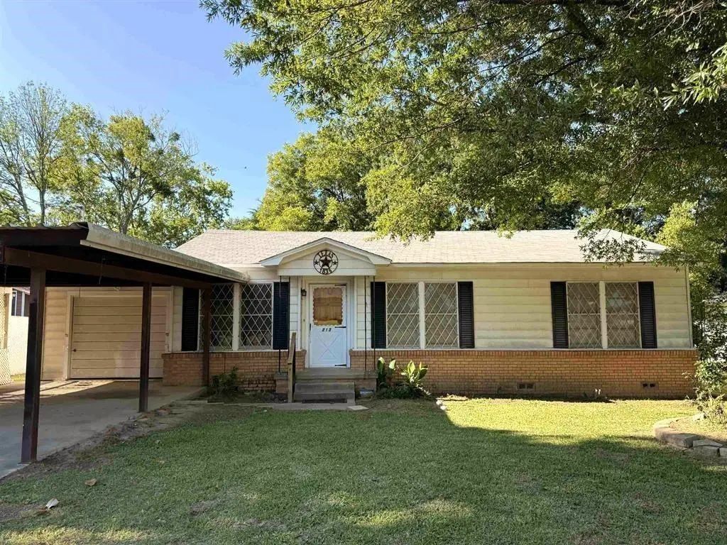 213 E Magnolia Dr, Mount Pleasant