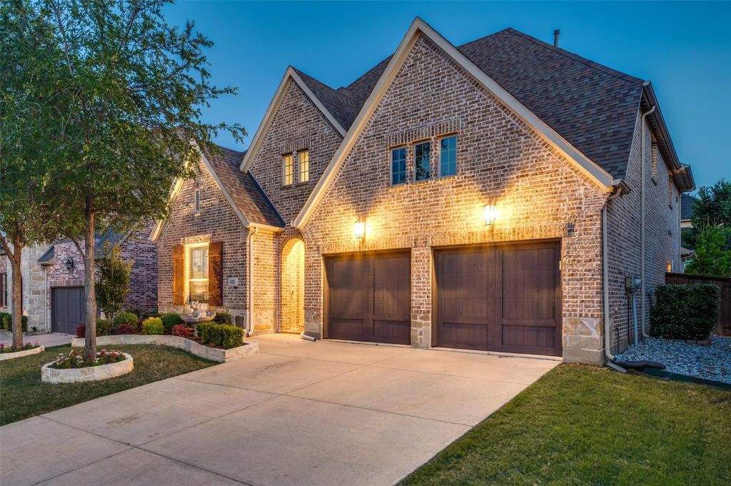 321 Park Hill Lane, Grapevine