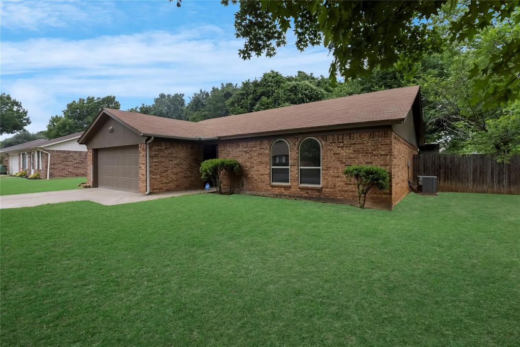 4301 Middlebrook Drive, Arlington