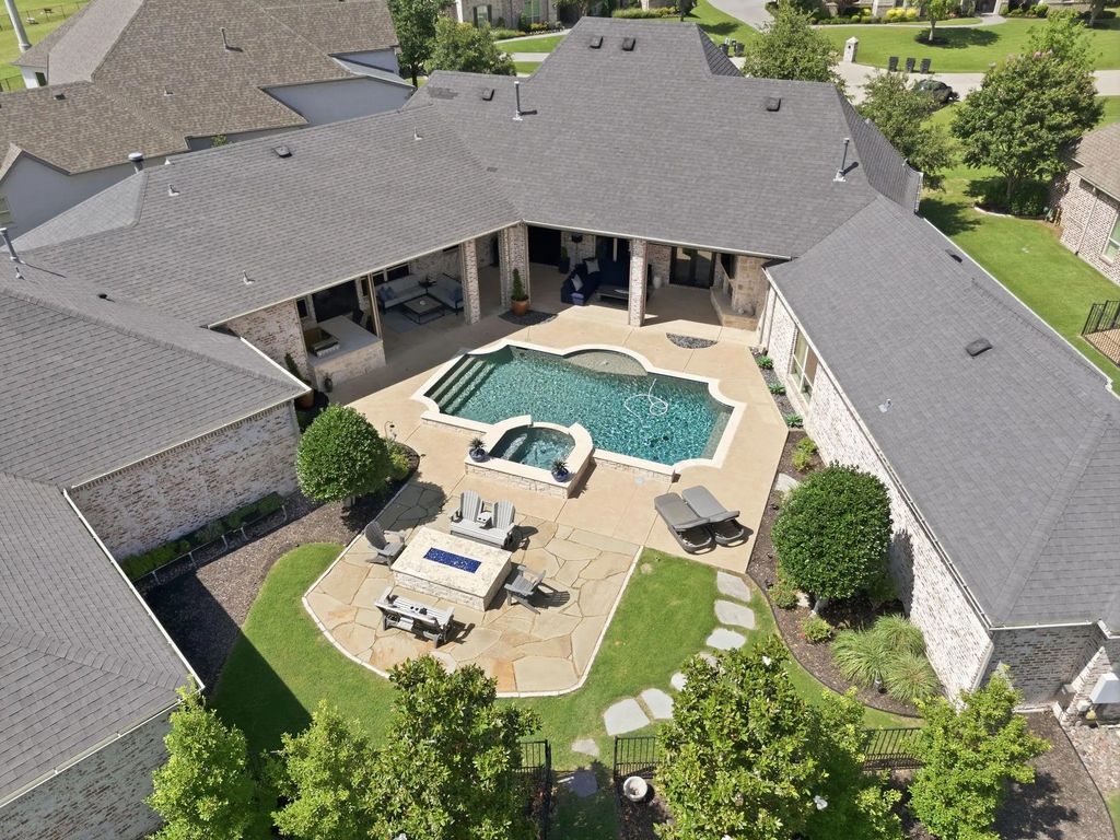 2020 Willow Bend Court, Prosper