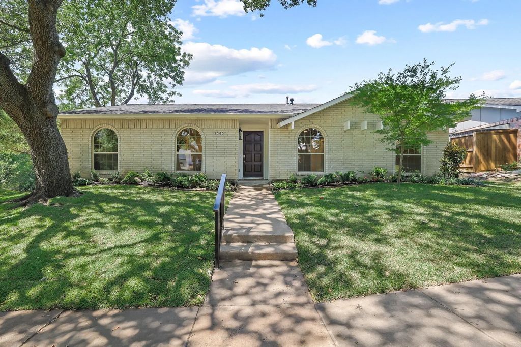 10801 Middle Knoll Drive, Dallas
