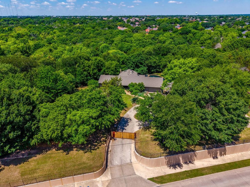 1107 N Cockrell Hill Road, DeSoto