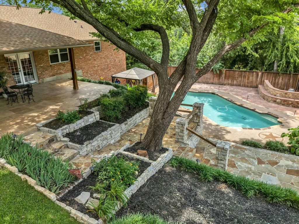 3908 Wildwood, Euless