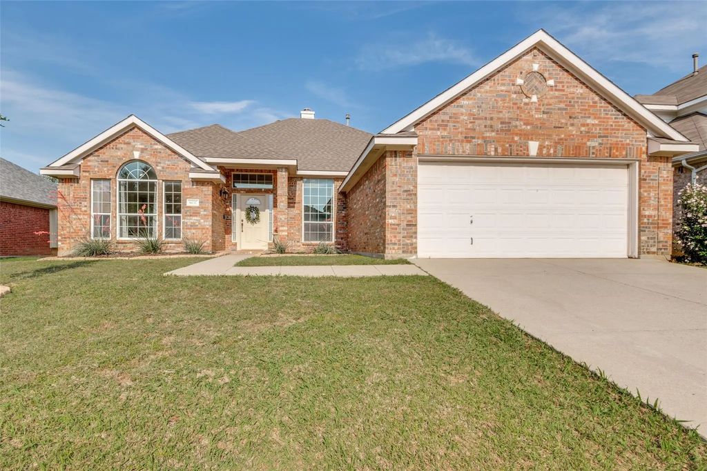 9037 Chardin Park Drive, Fort Worth