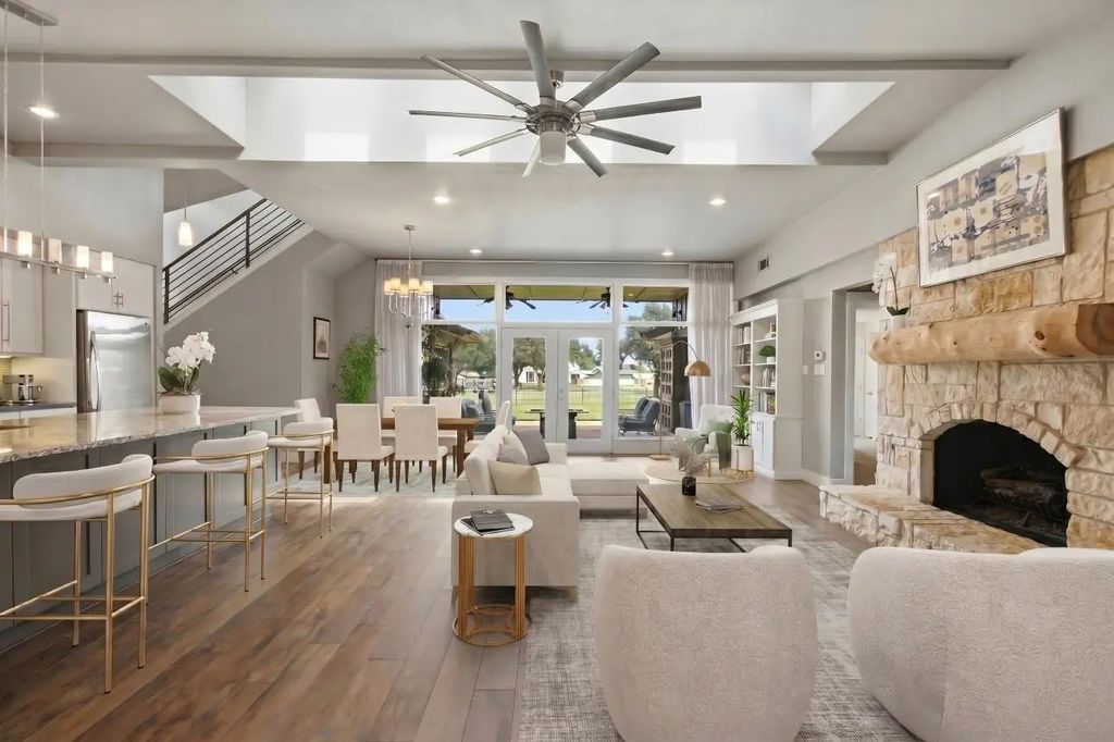 3217 Golfing Green, Farmers Branch
