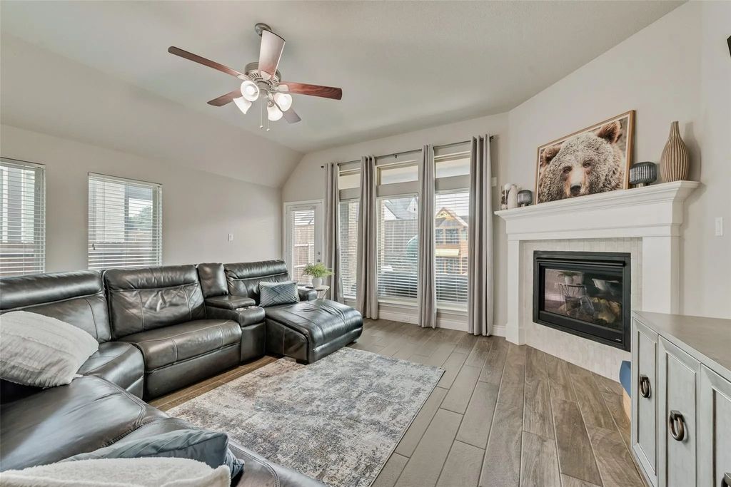 961 Canterbury Lane, Forney