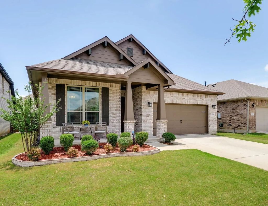 1320 Rosebush Road, Aubrey