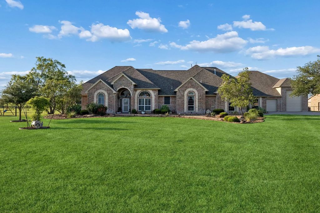 174 King Ranch Court, Fort Worth