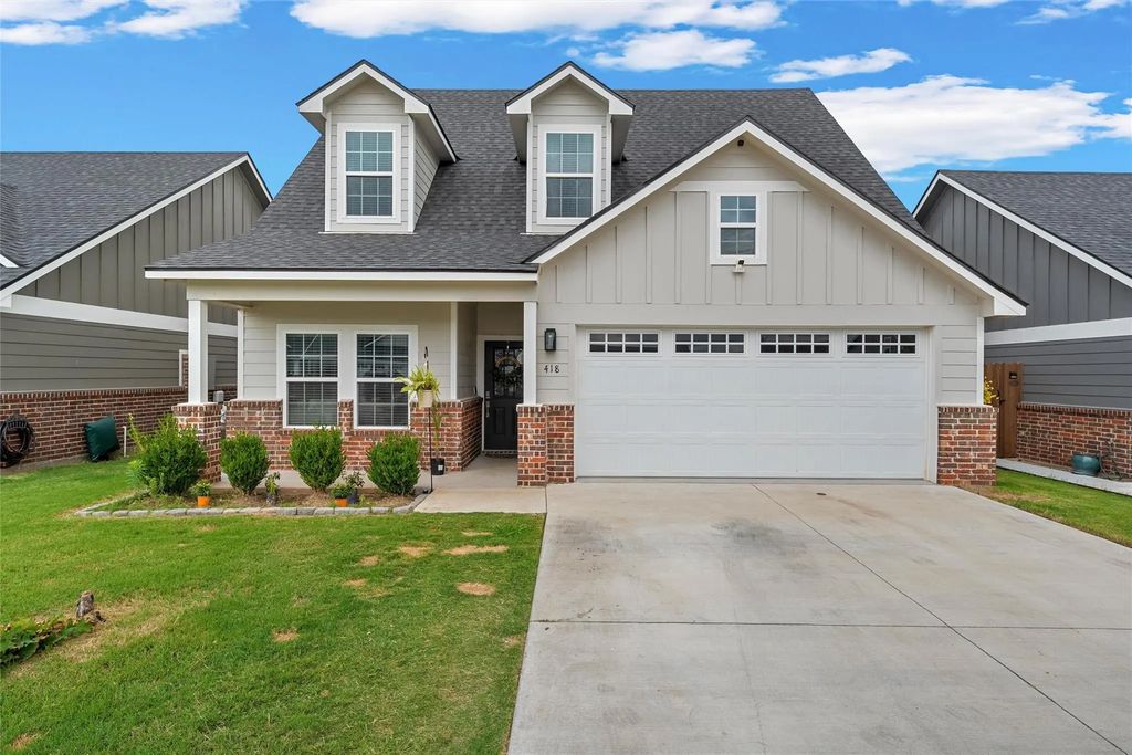 418 Travis Drive, McGregor